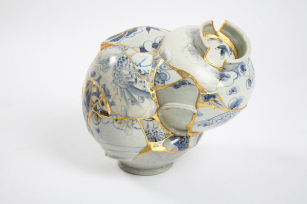 Sculpture by Yee Sookyung assembled from discarded blue and white porcelain shards joined with gold