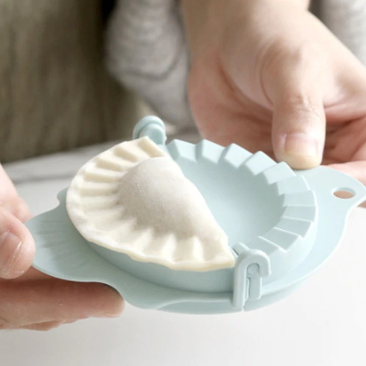 We love making dumplings, it brings friends and the entire family together. You decide your preferred filling~ vegetarian or even vegan!
If you are a beginner, this Gyoza Dumpling maker is the perfect kitchen gadget to start. Simply get yourself a pack of shop-bought dumpling sheets, use the FREE filling spoon to fill, and crimp the halves together.Dimensions: For dumplings approx 8cm diameter
Product is recyclable
Each Set of 2 includes 2x Dumpling Moulds and 2x Filling Spoons
Each Set of 4 includes 1x each colour Dumpling Moulds and 1x each colour Filling Spoon.