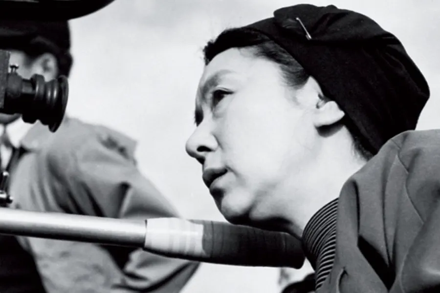 Kinuyo Tanaka looking through a camera