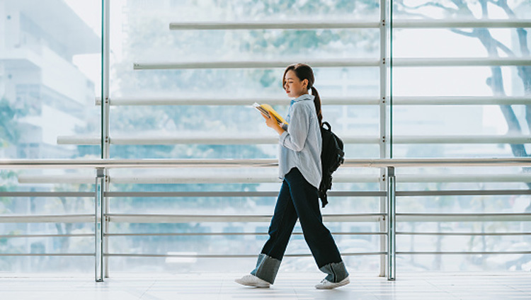 japanese-uni-student-1