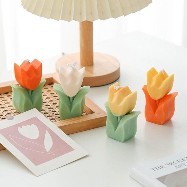 Floral Scented Tulip Candle - Image 2