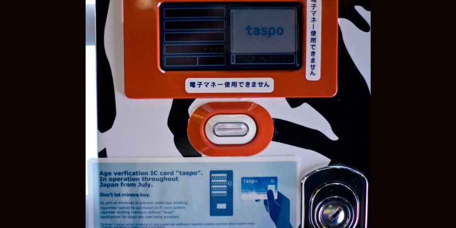 Tobacco vending machine requiring a TASPO card
