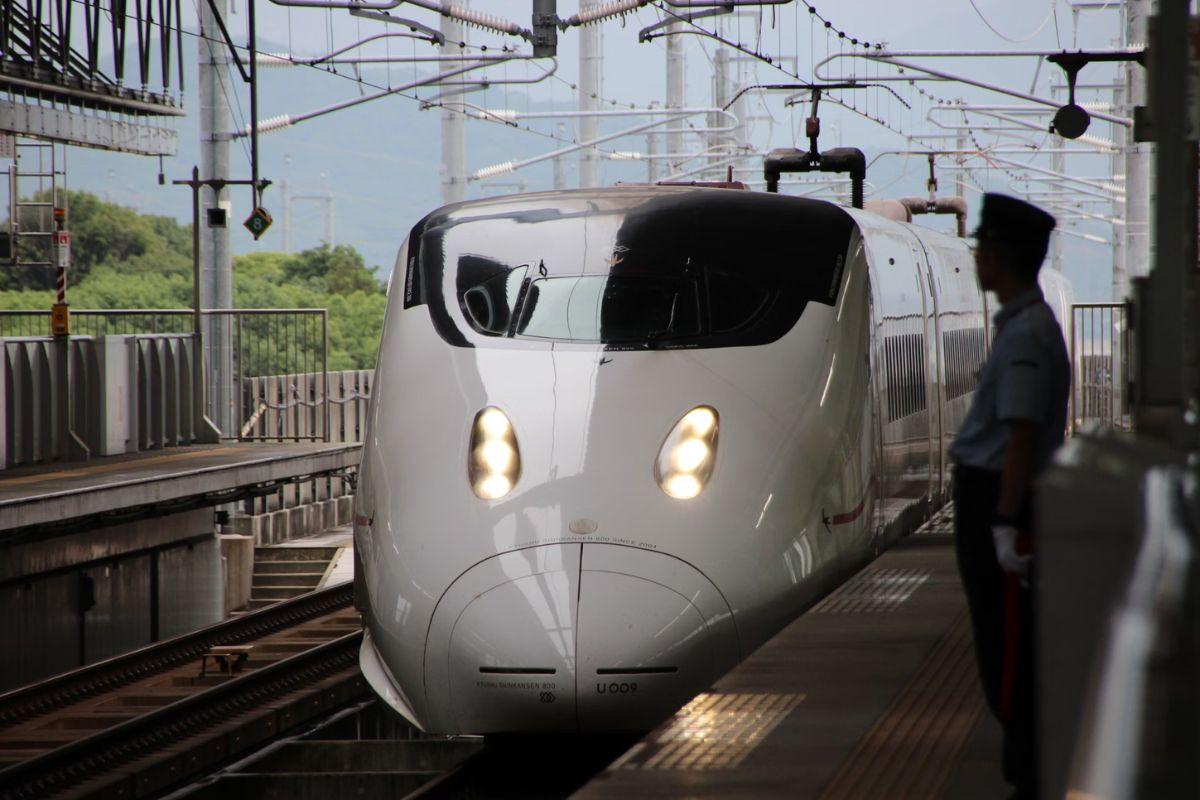 Bullet Train 1 Japan Public Transportation Guide