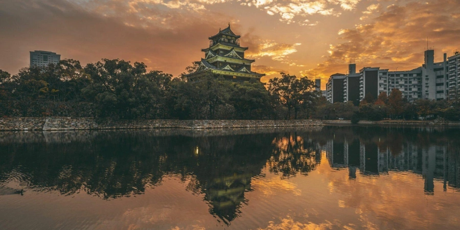 The view and the reflection of the Hiroshima Castle during sunset
