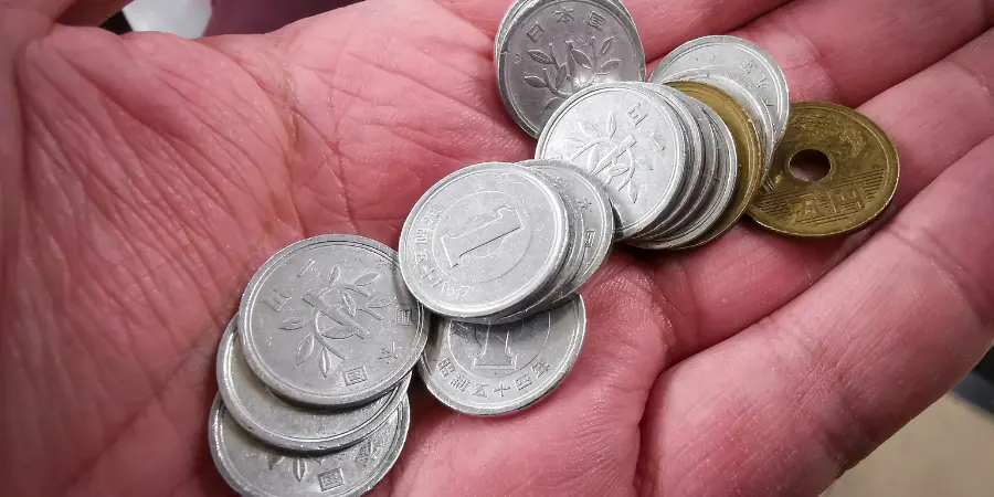 japanese yen coins for tipping