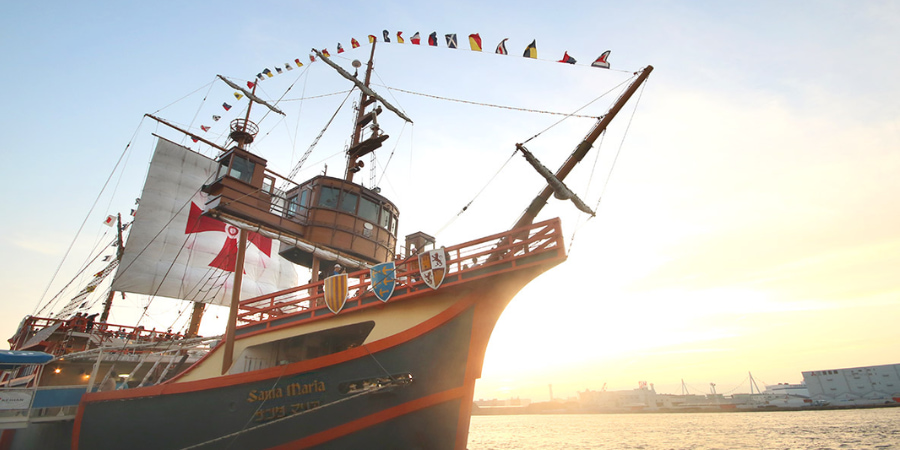 Close up photo of the santa maria boat in Osaka bay