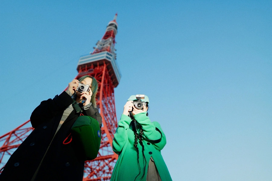 Visiting Japan in February. Taking photos in front of Tokyo Tower