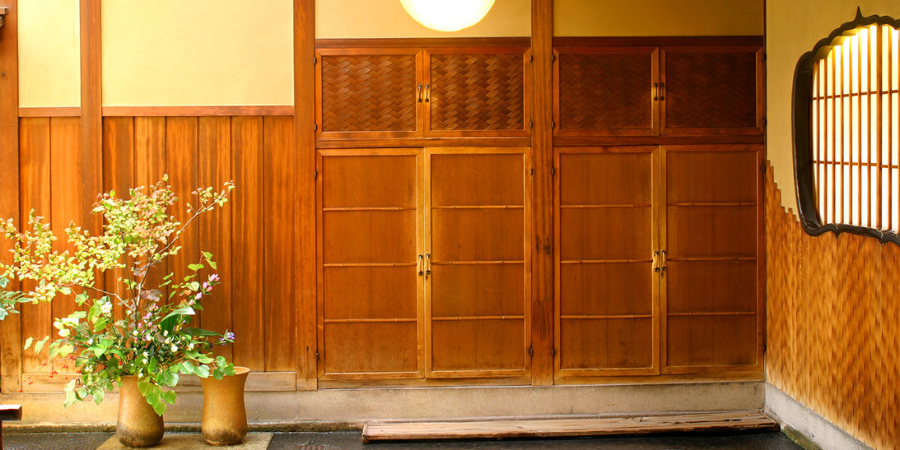 Exterior view of Hiiragiya ryokan