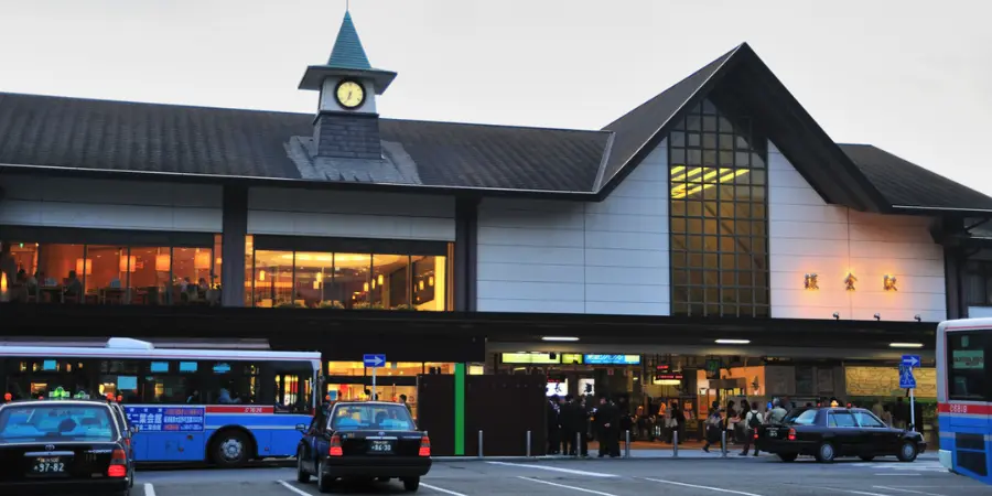Kamakura Station and parking lot