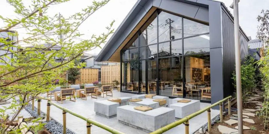 Courtyard of the Starbucks Kawagoe Kanetsuki Dori branch, featuring al fresco seating