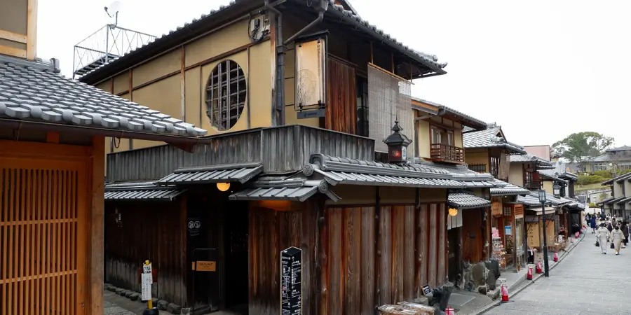 Starbucks store in a traditional Japanese building 