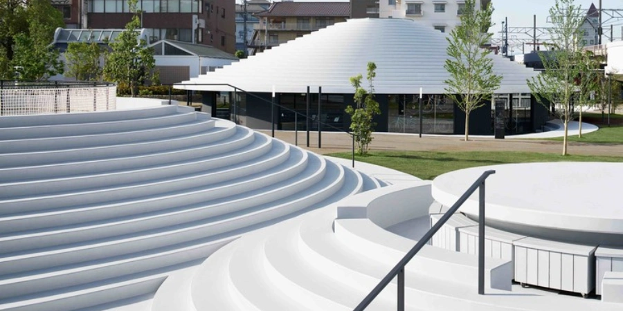 Futuristic architecture of Tenri Station Plaza CoFuFun, Tenri