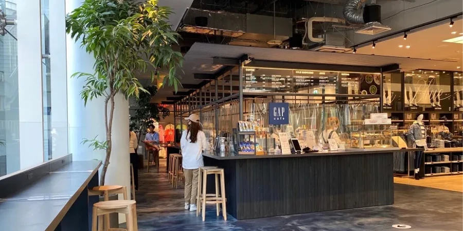 Image of the Gap cafe stand attached to the Gap store in Tokyo