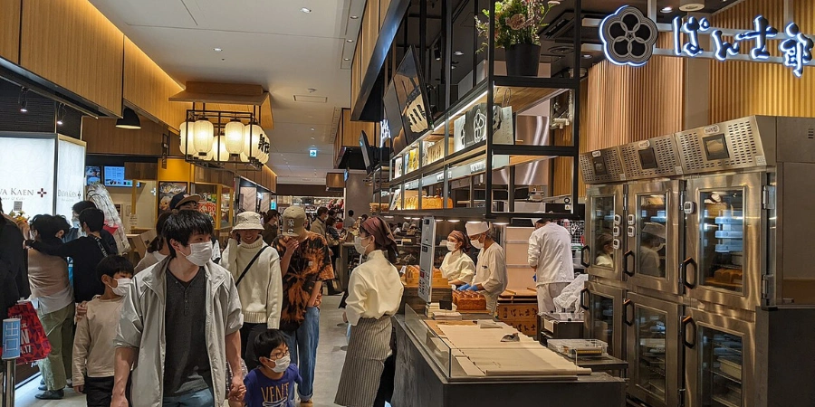 The interior of Kuromon Ichiba Market