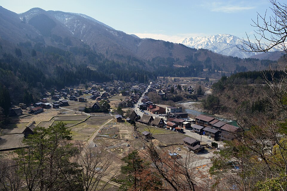 Thatched gassho-zukuri farmhouses of Ogimachi in Shirakawa-go in a mountain valley
