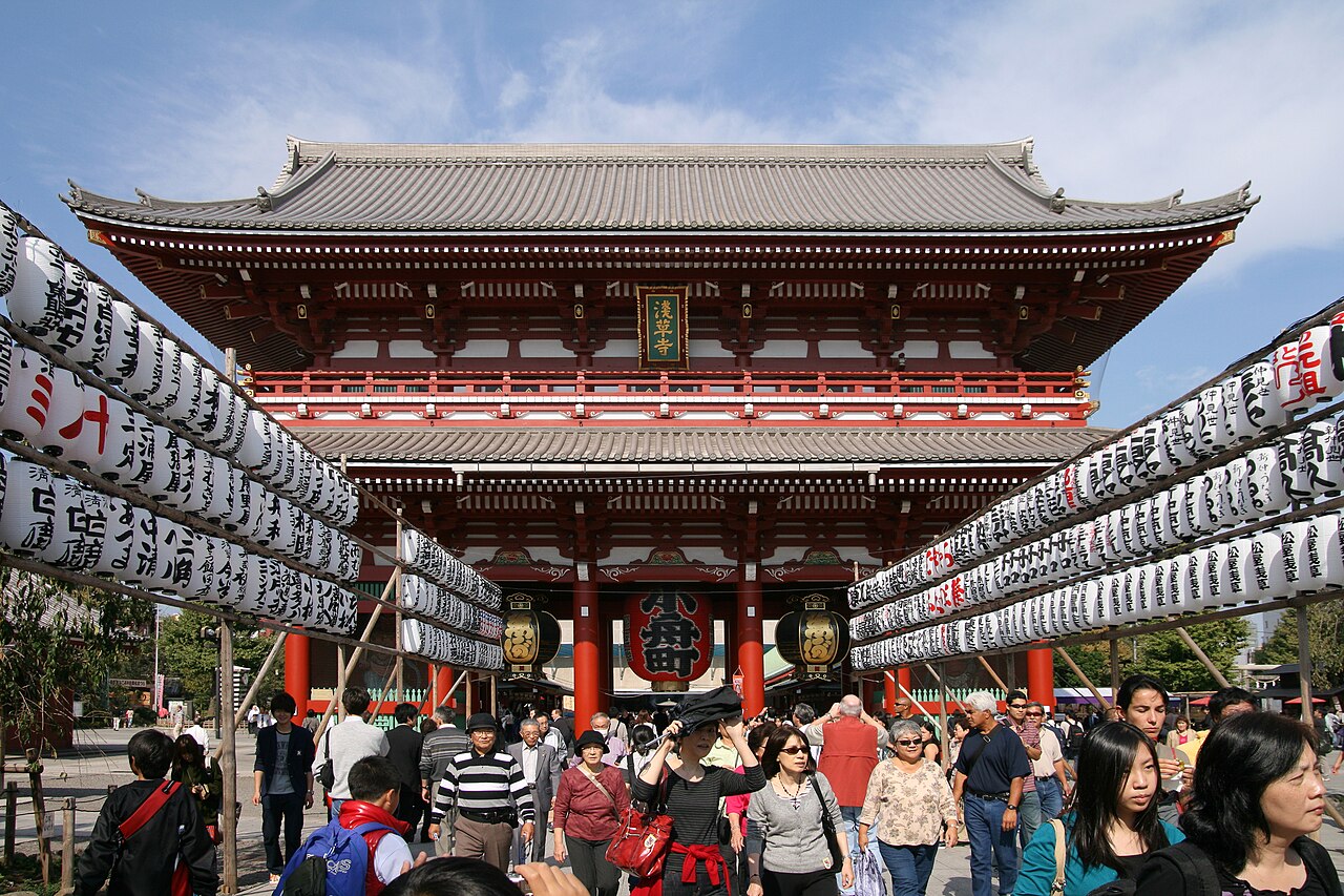 Crowds of visitors in front of the Hozomon Gate at Senso-ji Temple in Asakusa, Tokyo